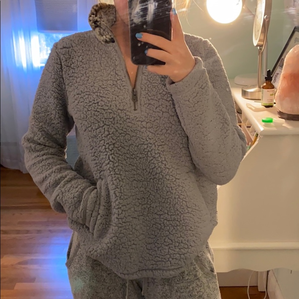 Abercrombie and Fitch teddy sherpa sweatshirt